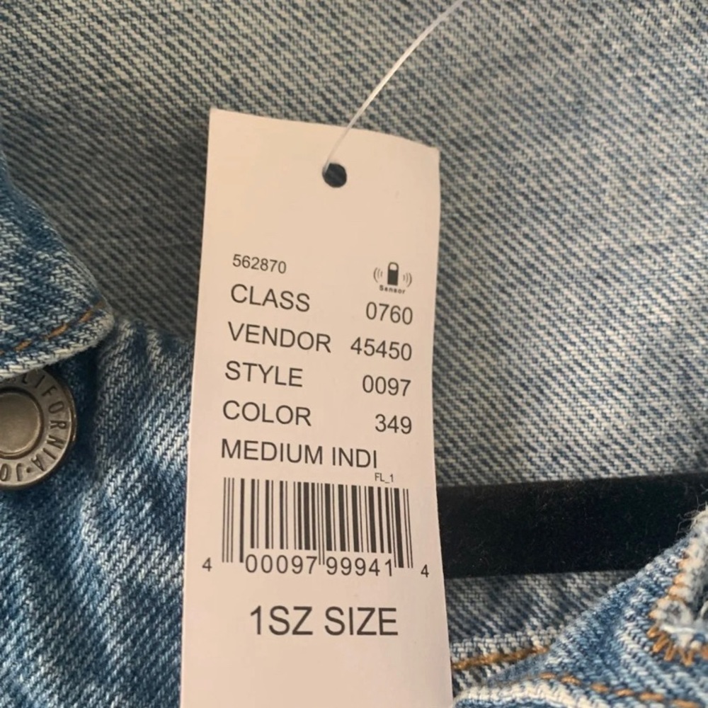 Brandy Melville jean jacket - Picture 4 of 4